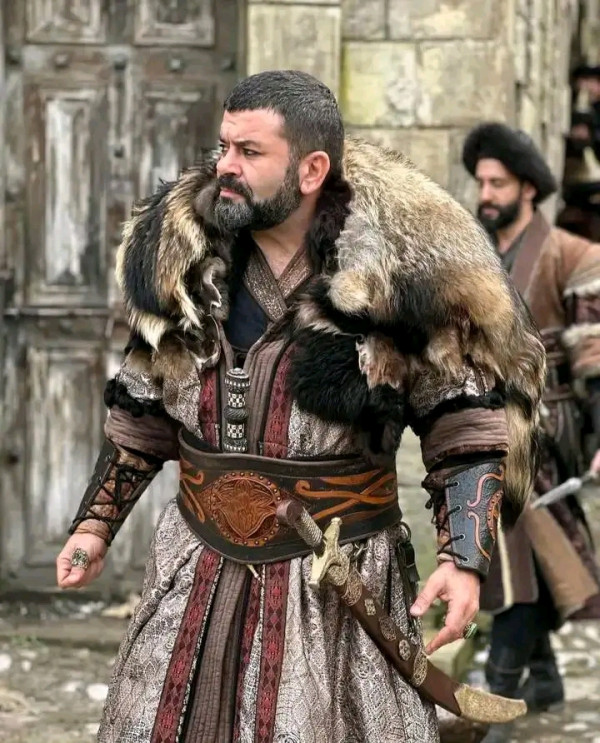 من هو أخو نور الدين زنكي الأمير مودود الزنكي تاريخياً نهاية الأمير قطب الدين مودود زنكى ويكيبيديا