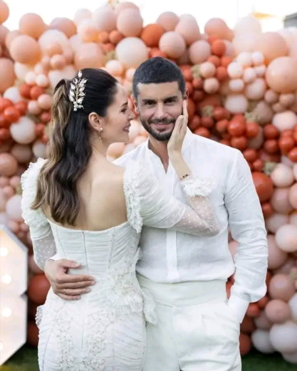 يلدز اتكسوي Yıldız Çağrı ويكيبيديا ممثلة مالهون في مسلسل عثمان سبب انفصال يلديز تشاغري اتيكسوي زوج يلدز اتكسوي