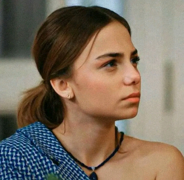 مسلسلات بهار شاهين الجديدة الممثلة التركية بهار شاهين ويكيبيديا  شيرين مسلسل وجع قلب