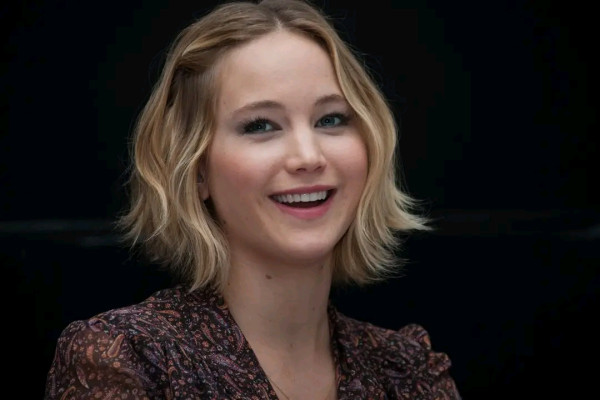 جينيفر لوبيز انستقرام    جينيفر لورنس -  كم تبلغ ثروة جينيفر لورانس؟  ما هو اصل جينيفر لورانس؟  جينيفر لورانس كم طولها