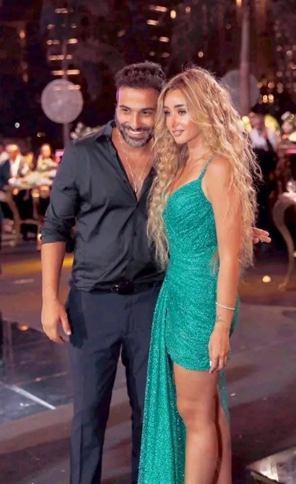 هنا الزاهد وزوجها السابق سبب طلاق هنا الزاهد من الفنان أحمد فهمي هنا الزاهد وزوجها السابق هنا الزاهد وزوجها- واولادها- كم عمر هنا الزاهد أبناء هنا الزاهد أعمال هنا الزاهد والد هنا الزاهد